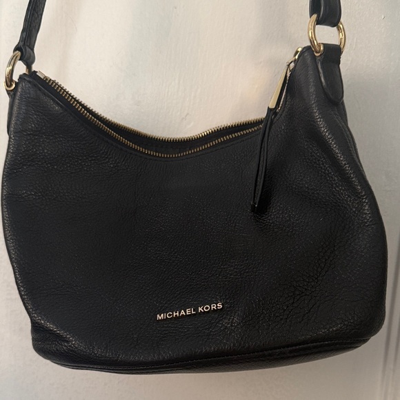 Michael Kors Black Crossbody bucket Bag - Picture 2 of 4